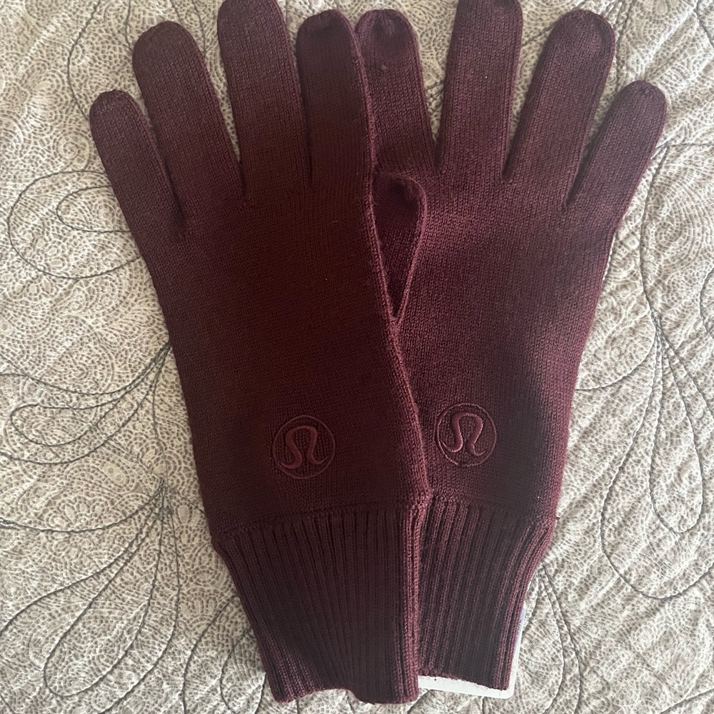 NWT Lululemon Warm Revelation Smart Tech Gloves - Picture 1 of 4